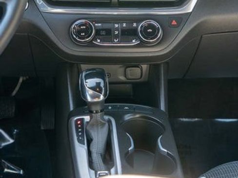 Used 2024 Buick Envista Preferred w/ Convenience I Package FWD image 17