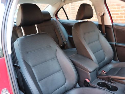 Used 2012 Volkswagen Jetta SE FWD image 34