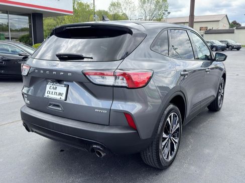 Used 2022 Ford Escape SE w/ SE Sport Appearance Package AWD/4WD image 17