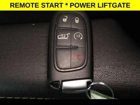 Used 2022 Jeep Cherokee Latitude Lux w/ Sun & Sound Group AWD/4WD image 12