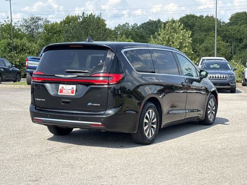 Used 2024 Chrysler Pacifica Limited FWD image 5