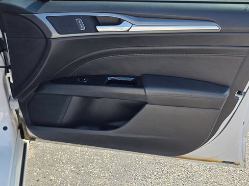 Used 2013 Ford Fusion Titanium FWD image 32