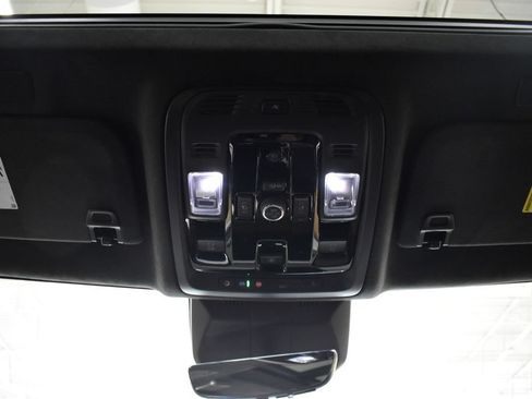 Used 2025 Cadillac Escalade ESV Sport Platinum w/ LPO, Floor Liner Package AWD/4WD image 30