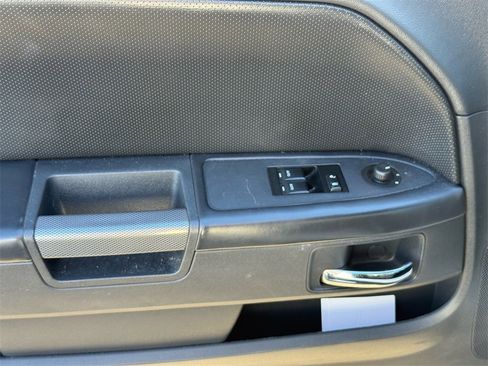 Used 2013 Dodge Challenger R/T Plus image 17