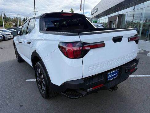 Certified 2025 Hyundai Santa Cruz SE FWD image 3