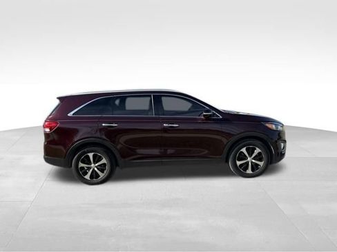 Used 2017 Kia Sorento EX w/ EX Premium Package FWD image 2