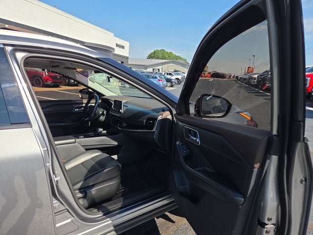 Used 2021 Nissan Rogue SV w/ Premium Package AWD/4WD image 14