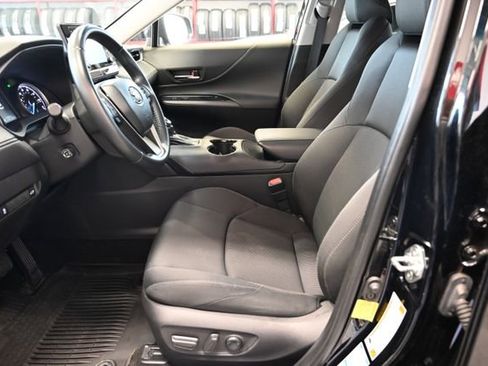 Used 2022 Toyota Venza LE AWD/4WD image 10