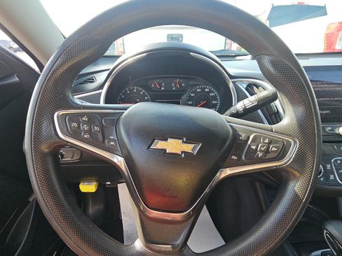 Used 2021 Chevrolet Malibu LT FWD image 12