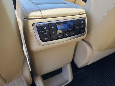 Used 2018 Toyota Highlander Limited Platinum AWD/4WD image 13