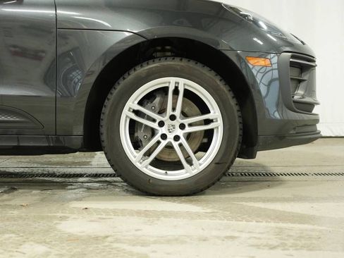 Certified 2022 Porsche Macan image 40