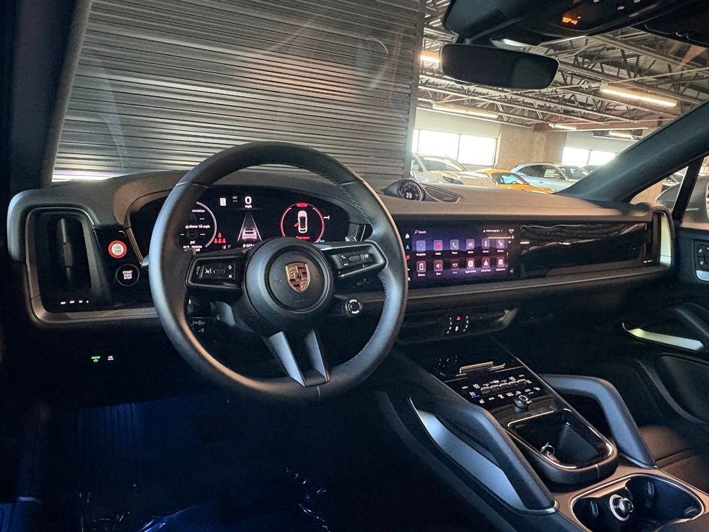 Used 2026 Porsche Cayenne Coupe AWD/4WD image 16