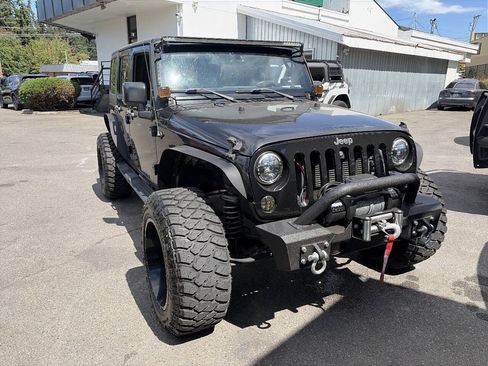 Used 2015 Jeep Wrangler Unlimited Sport w/ Quick Order Package 24S AWD/4WD image 4