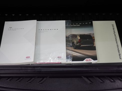 Used 2020 Kia Telluride S FWD image 28
