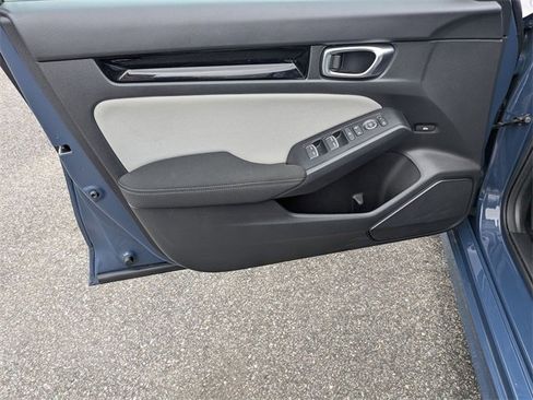 Used 2025 Honda Civic Sport image 9