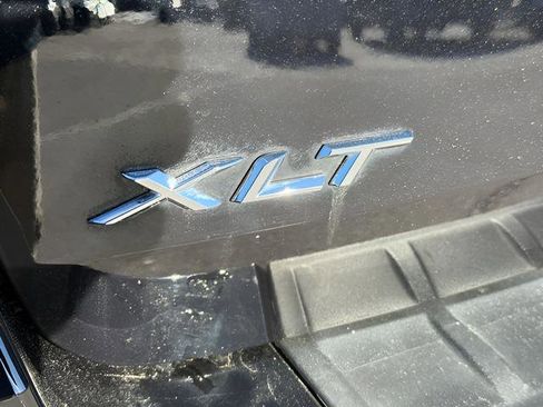 Used 2022 Ford Explorer XLT w/ Equipment Group 202A AWD/4WD image 21