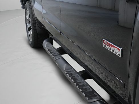 Used 2017 GMC Sierra 1500 SLT AWD/4WD image 6