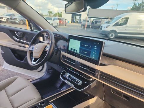 New 2026 Lincoln Corsair Premiere image 28