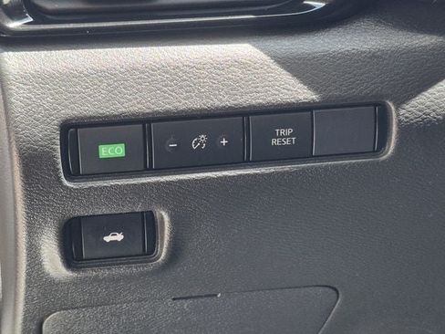 Certified 2023 Nissan Sentra SV FWD image 9