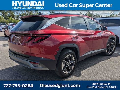 Used 2025 Hyundai Tucson SEL FWD image 2