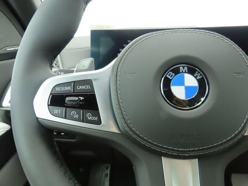Used 2026 BMW X5 sDrive40i w/ M Sport Package image 12