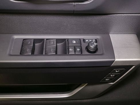 Used 2025 Toyota Tundra Platinum AWD/4WD image 44