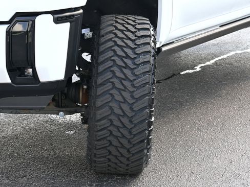 Used 2024 GMC Sierra 3500 Denali w/ Denali Reserve Package image 38