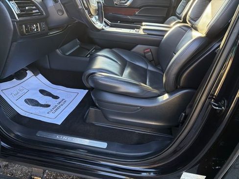 Used 2023 Lincoln Navigator Reserve image 6