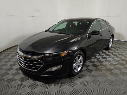 Used 2024 Chevrolet Malibu LS w/ Driver Confidence Package FWD image 2