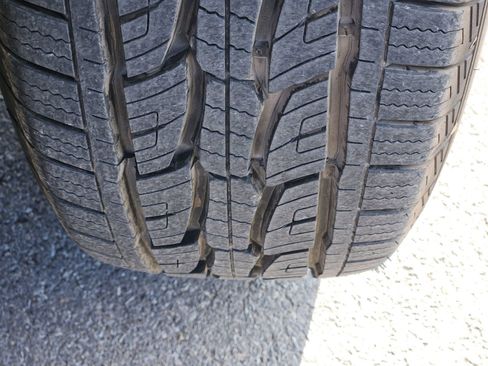 Used 2018 Toyota RAV4 XLE image 15