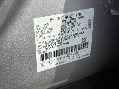 Used 2022 Ford Explorer Platinum w/ Equipment Group 601A AWD/4WD image 24
