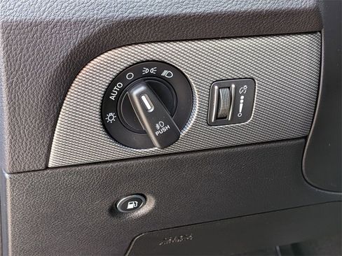 Used 2019 Dodge Durango GT image 16