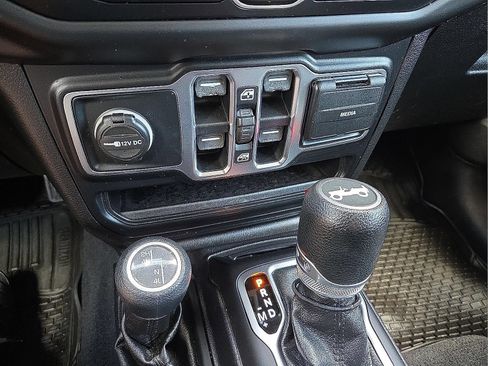 Used 2019 Jeep Wrangler Unlimited Sport S AWD/4WD image 24