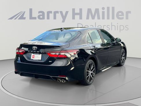 Used 2024 Toyota Camry SE FWD image 5