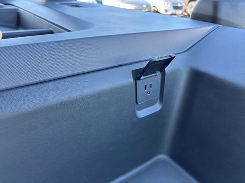 Used 2024 Chevrolet Brightdrop 400 w/ Commercial Equipment Package image 24