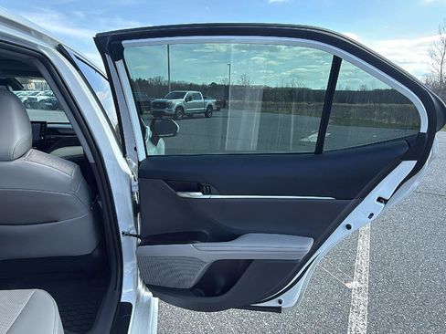 Used 2023 Toyota Camry XSE w/ Navigation Package image 17