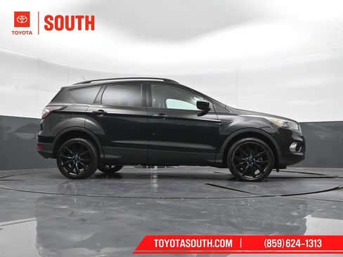 Used 2017 Ford Escape SE w/ Equipment Group 201A AWD/4WD image 36