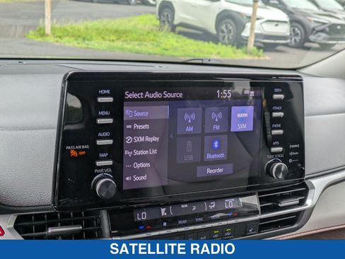 Used 2023 Toyota Sienna XLE image 23