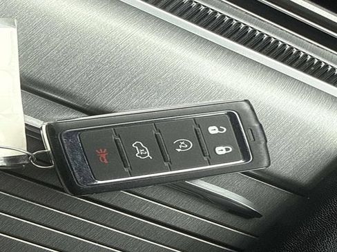 Used 2024 Jeep Wagoneer Series II AWD/4WD image 10