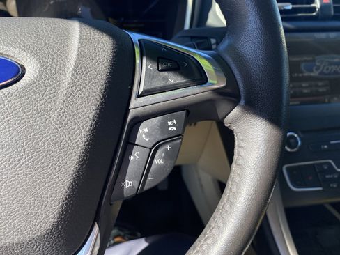 Used 2016 Ford Fusion SE w/ Equipment Group 202A image 12