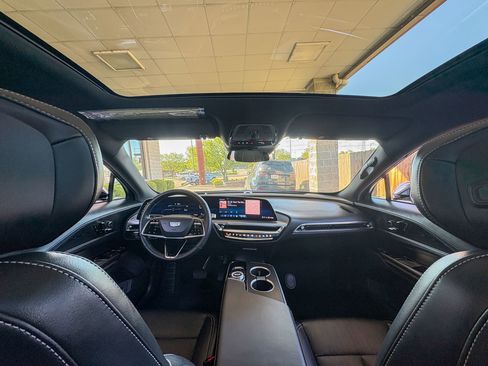 Used 2024 Cadillac Lyriq Luxury RWD image 28
