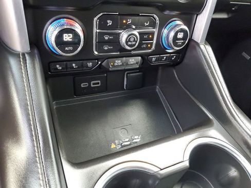 Used 2023 GMC Yukon SLT w/ SLT Premium Package image 23