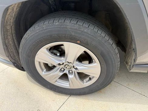 Used 2025 Toyota RAV4 XLE image 12