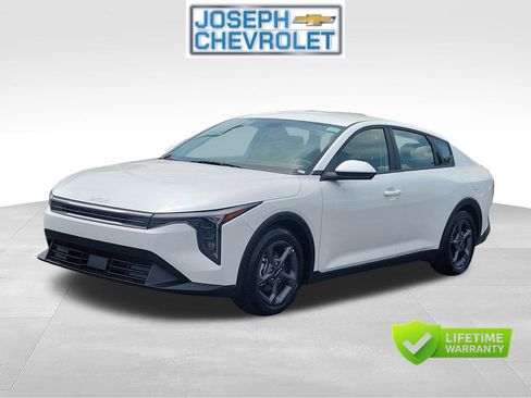 Used 2025 Kia K4 FWD image 2