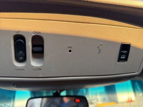 Used 2012 Nissan Titan SL w/ SL Technology Pkg image 14