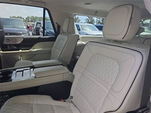 Certified 2022 Lincoln Navigator L Black Label AWD/4WD image 13