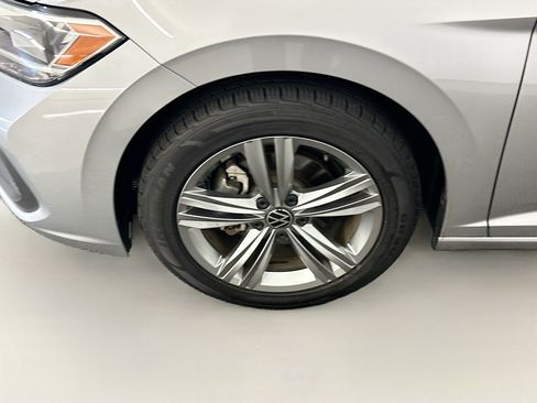 Used 2024 Volkswagen Jetta SE FWD image 11