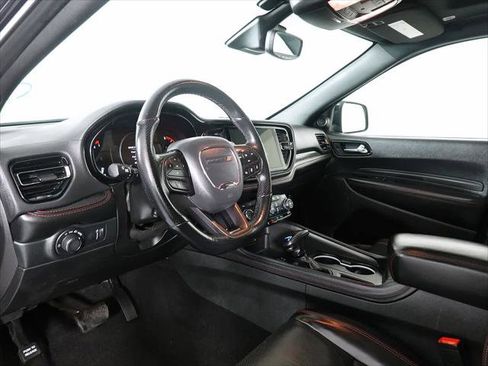 Used 2024 Dodge Durango GT image 2