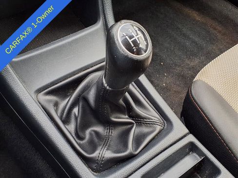 Used 2017 Subaru Crosstrek 2.0i Premium image 26