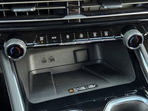 New 2026 Chevrolet Traverse Z71 w/ Driver Confidence Package image 15